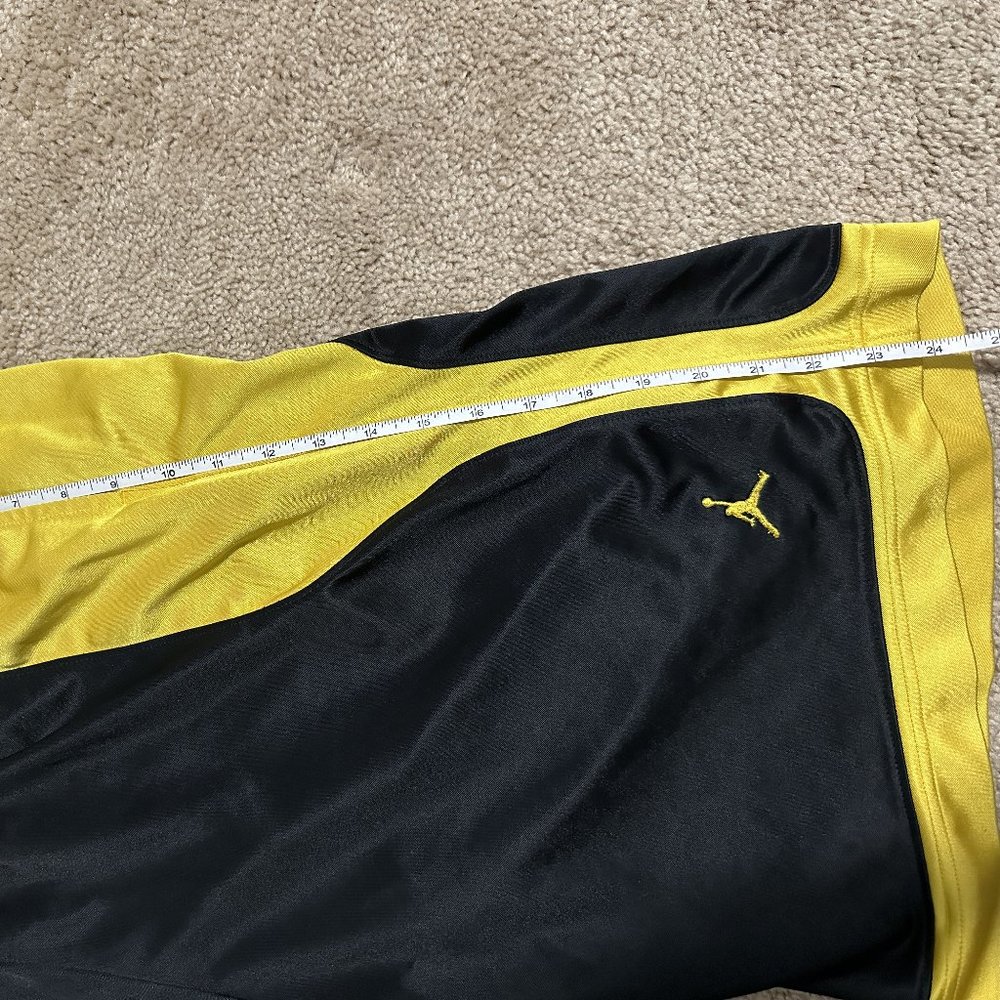 Limited edition Jordan Shorts - Sz L - Picture 9 of 9